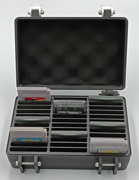 Game Boy and GBC cartridge case with 36 storage slots