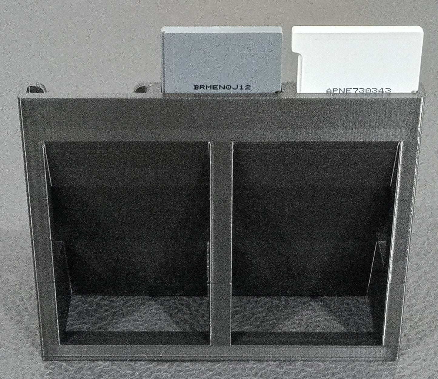 Nintendo DS and 3DS Compatible Display Stand Tower Holder Case - Holds 18 Games