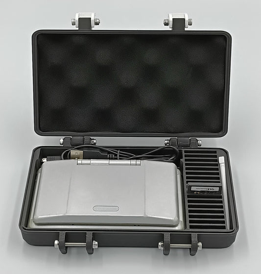 Original Nintendo DS hard travel case with 17 game cartridge storage slots